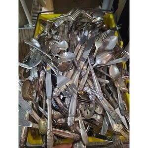 250 Pc Random Mixed Silverplated Knives Forks Spoons Lot